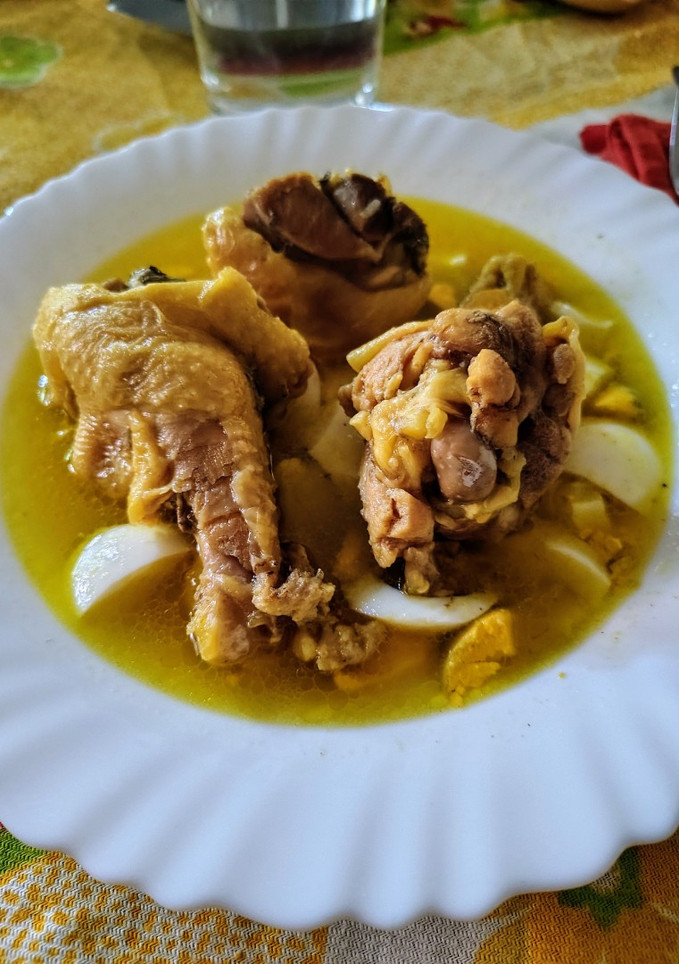 Una foto de Pollo de corral en pepitoria "Receta de la abuela"🐓🐓