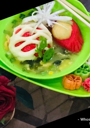 A picture of Whosayna’s Steamed Dumplings in Chicken Soup.