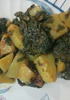 A picture of Palak aloo.