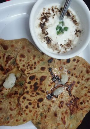 A picture of Aloo paratha.