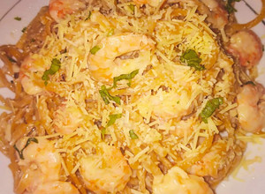 Una foto de Pastas con camarones 🦐