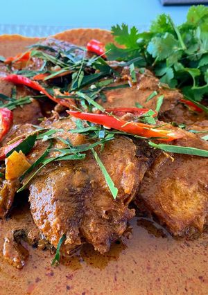 A picture of Dried Red Curry Fish.
