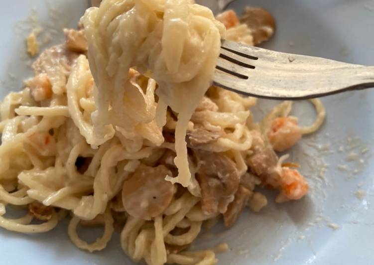 Bagaimana Menyiapkan Carbonara Spaghetti, Enak