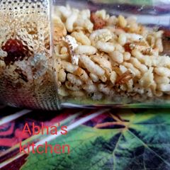 A picture of Bhuna chivda murmura bhel.