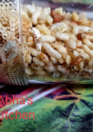 A picture of Bhuna chivda murmura bhel.