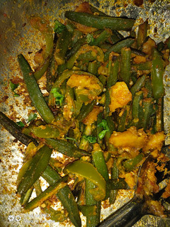 भिंडी आलू शिमला मिर्च सब्जी (Bhindi aloo shimla mirch sabzi recipe in hindi) रेसिपी मुख्य फोटो
