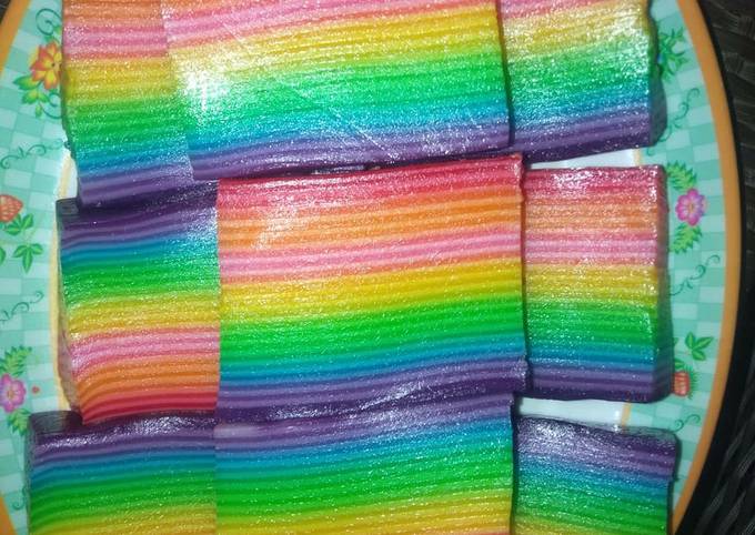 Kue lapis pelangi beras