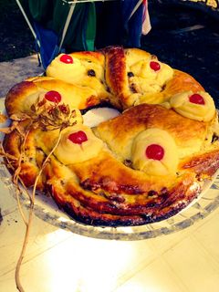 Una foto de Rosca de Pascuas rellena