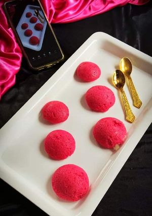 A picture of Pink idli.