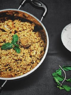 1.5கிலோ அரிசியில் தலப்பாகட்டி சிக்கன் பிரியாணி(thalappakattu chicken biryani recipe in tamil) செய்முறை முக்கிய புகைப்படம்