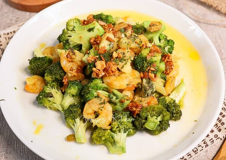 Bagaimana Menyiapkan Garlic Butter Shrimp with Broccoli, Enak
