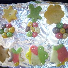 A picture of Multi colour cookies.