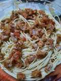 Fideos spaghetti con salsa de chorizo (que quedo cocido)