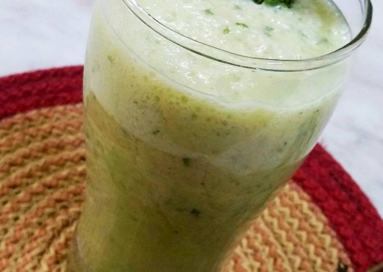 Simple Way to Make Super Quick Homemade Bel and Mint Smoothie