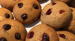 Hình ảnh món Bánh quy dâu rừng - chocolate trắng và bánh quy chocolate đen