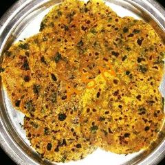 A picture of Methi Thepla.