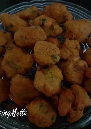 બેસન-મેથી ના ભજીયા(besan methi bhajiya recipe in Gujarati) રેસીપી મુખ્ય ફોટો