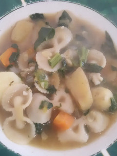 Una foto de Sopa de fideos moñito