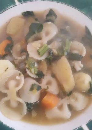 Una foto de Sopa de fideos moñito