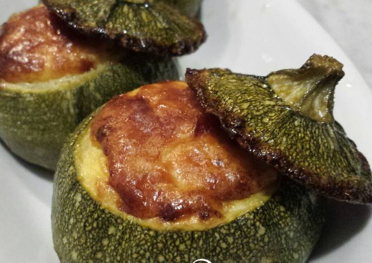 Zucchine tonde ripiene di frittata