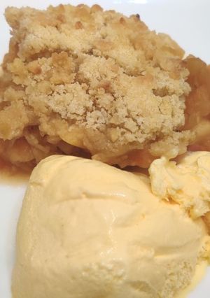A picture of Apple Crumble.