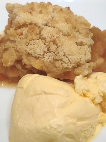Easy Steps to Make Apple Crumble which Delicious