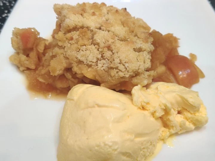 Easy Steps to Make Apple Crumble which Delicious