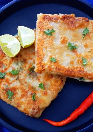A picture of Chicken Murtabak.