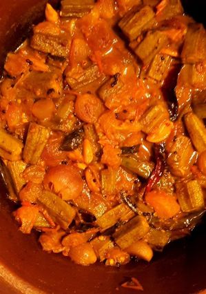 A picture of One pot Okra Curry.