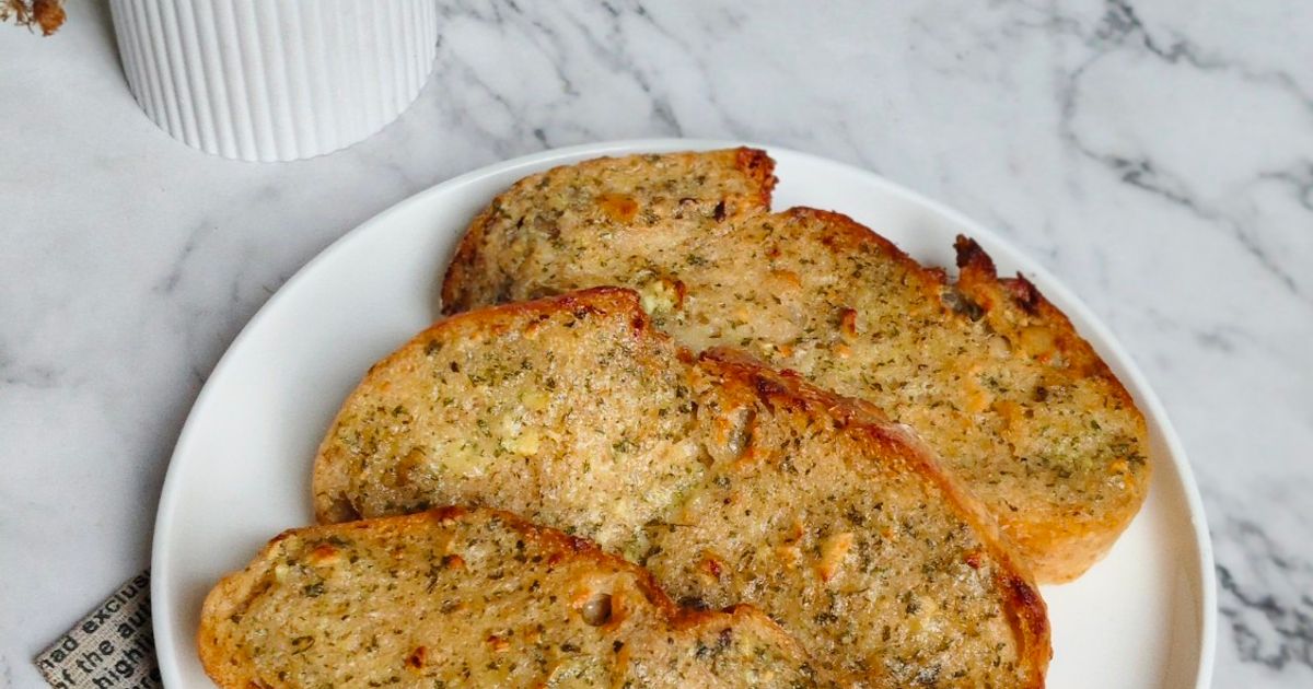 Garlic Bread With Sourdough