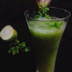 A picture of Hog plum & Guava juice.