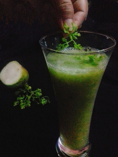 A picture of Hog plum & Guava juice.