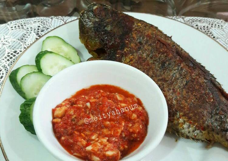 Langkah Mudah untuk memasak Ikan Gurame Panggang Sederhana yang Sempurna