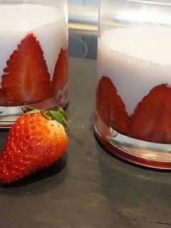 Una foto de Mousse de fresa sin huevo