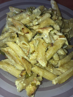 Una foto de Macarrones integral con pollo