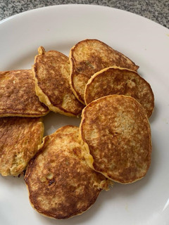 Una foto de Tortitas de plátano sin harinas