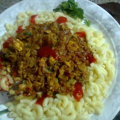 A picture of Chicken Karahi macaroni.