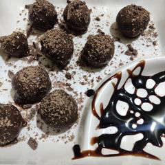 Oreo Chocolate Truffle Balls A picture of Oreo Chocolate Truffle Balls.