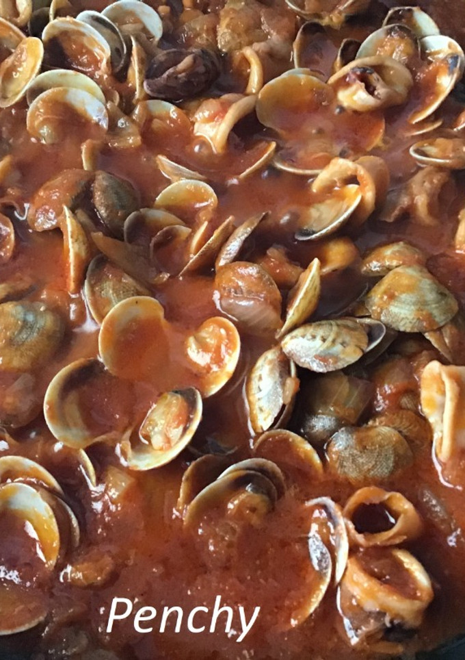 Una foto de Chipirones y almejas en fritada con vino dorado de Cartagena