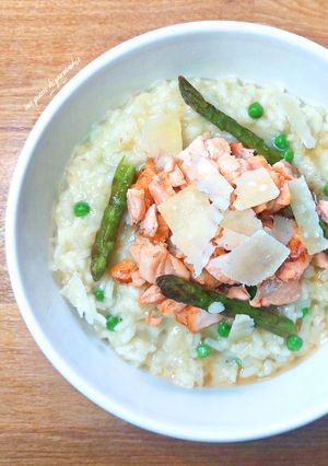 Une photo de Risotto saumon frais et asperges