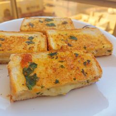A picture of Instant Garlic Bread.