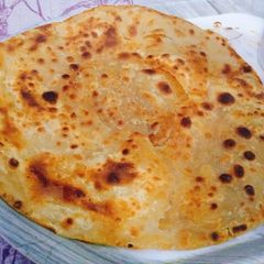 A picture of Khasta Karara Paratha!.