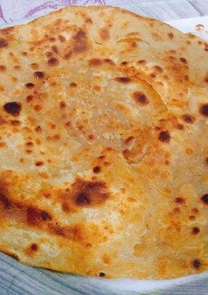 A picture of Khasta Karara Paratha!.