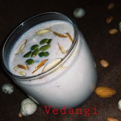 A picture of Makhana Milkshake.