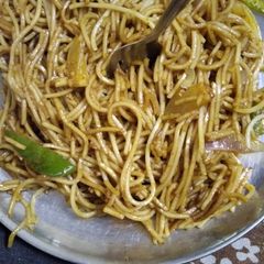 A picture of Noodles.