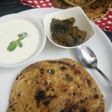 सत्तू अचारी परतदार परांठा