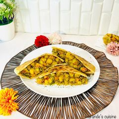 A picture of Potato pita pocket.