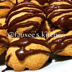 A picture of Easy chocolate cookies.