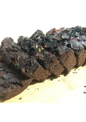 चाॅकलेट ड्राईफ़्रूट स्लाइज केक(chocolate dryfruit slice cake recipe in hindi) रेसिपी मुख्य फोटो