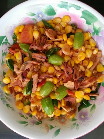 Langkah Gampang Membikin Resep  Tumis jagung manis &amp; cumi asin yang Bisa Manjain Lidah, Sempurna